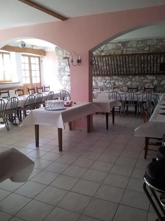 ***  Le Saint Vincent Hotel Apremont France